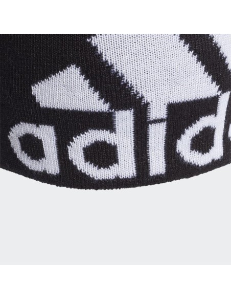 Berretto nero per tutti i giorni con logo Adidas. Berretto nero per tutti i giorni con logo Adidas.
