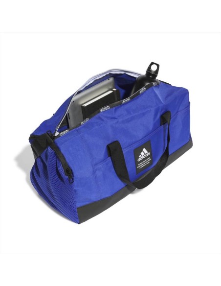 borsone adidas dalle dimensioni compatte.